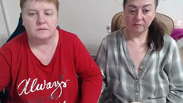 Bertie_Adeline's cam snapshot