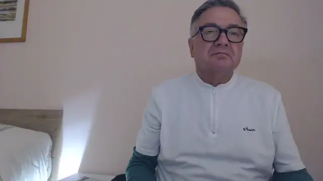 YOU6me's cam snapshot