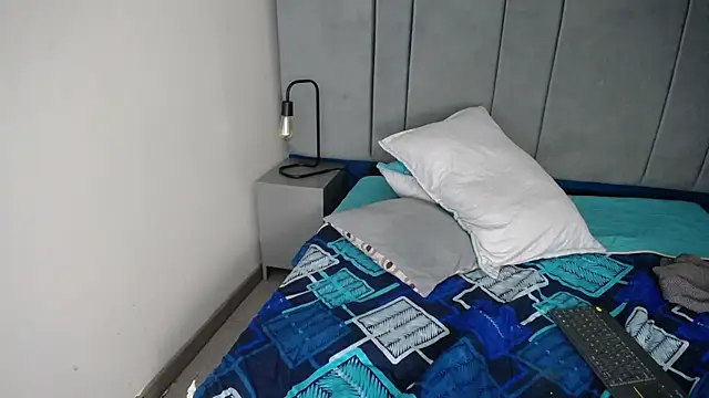 laura_hotties's cam snapshot