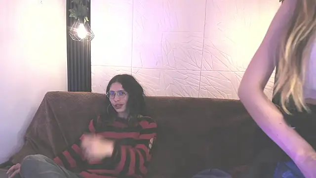 BRIAR_AND_BLAIR's cam snapshot