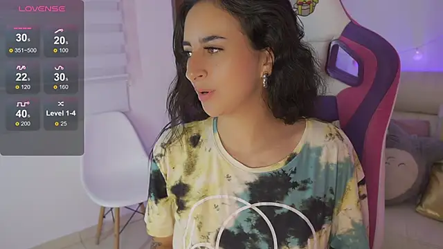 Enola_Holmes_'s cam snapshot