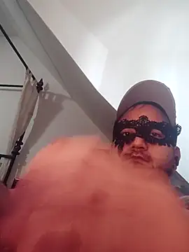 HORNY_SHAVED_GUY's cam snapshot