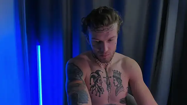 Huntall77's cam snapshot