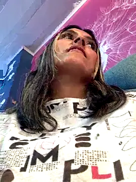 Cami_Leon2's cam snapshot