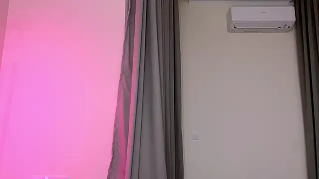 max_shy live sex cam