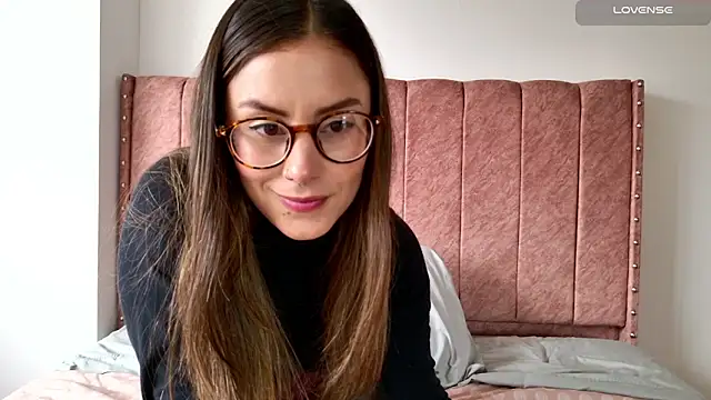 Emmy_petit live sex cam