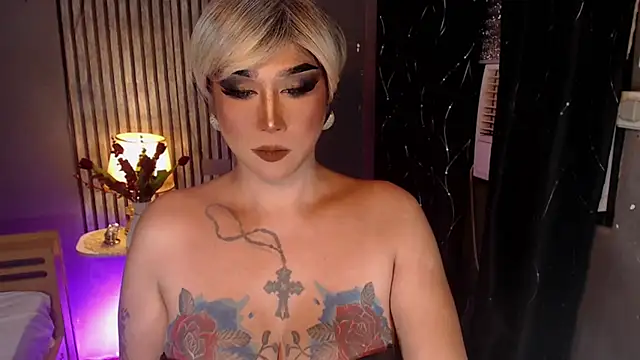 AthenagoddessofCum live sex cam