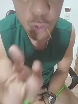 latinmartin73's cam snapshot