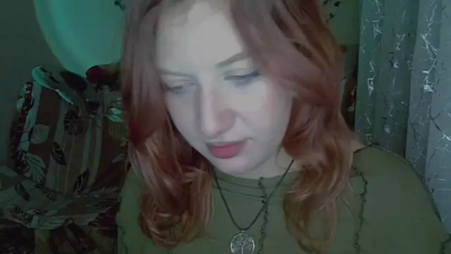 Lily_Ember's cam snapshot