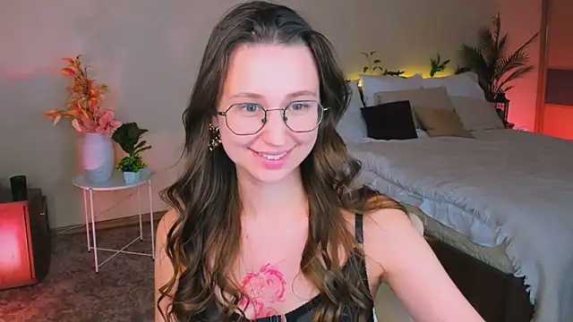 YourLovellyStory's cam snapshot