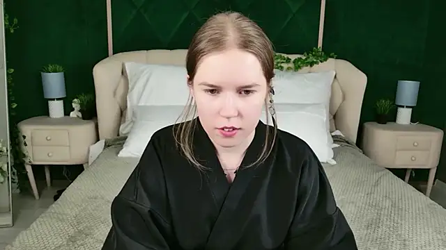 Alida_Brice's cam snapshot