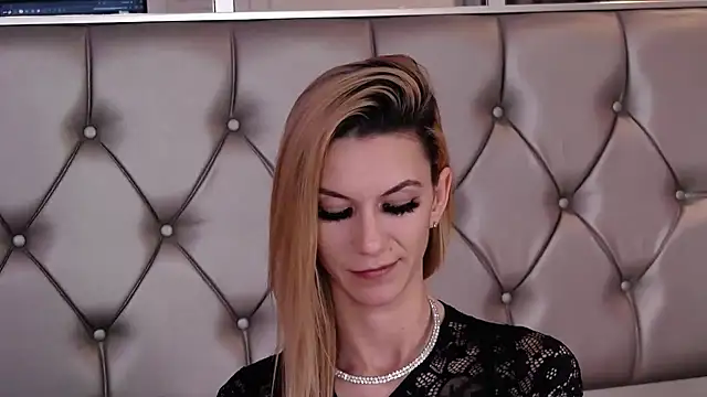 MayaHale's cam snapshot