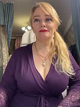 Sweet-blonde's cam snapshot