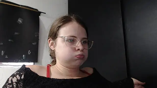 HellenMiyer1111's web cam