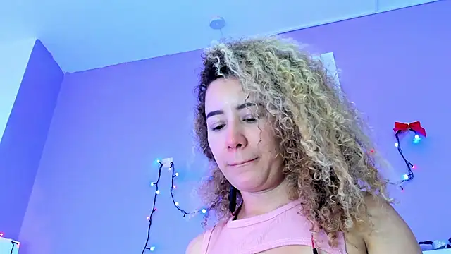 Charlotte11-11's cam snapshot