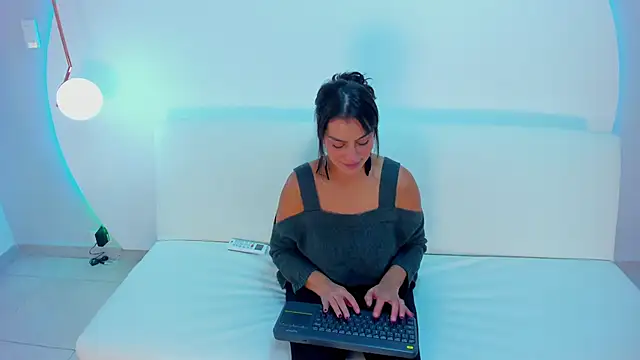 Ada_Monroe10's cam snapshot