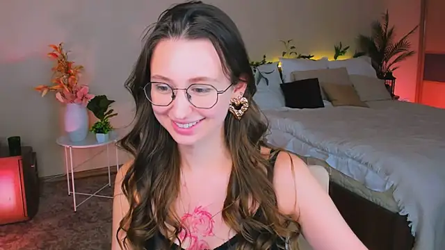 YourLovellyStory's cam snapshot