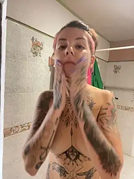 Izy_cute_'s cam snapshot