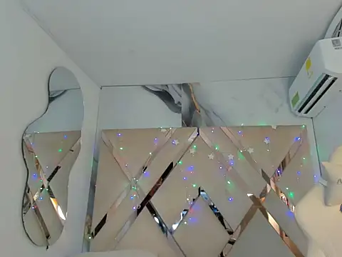 Ladymadinght's cam snapshot