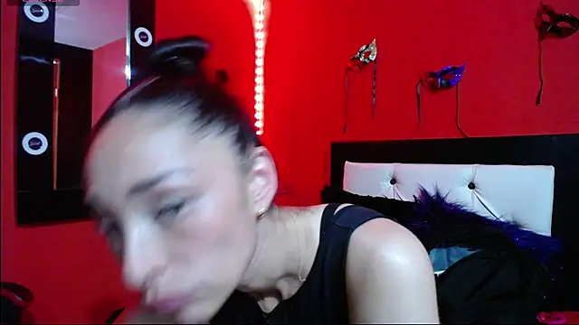 BellaMarquez_'s cam snapshot