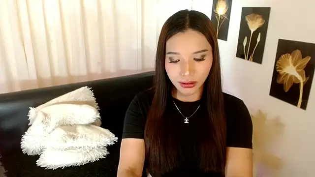 HeavenlyHugeCock live sex cam