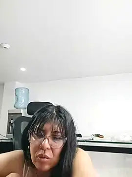 aisha_latina's cam snapshot