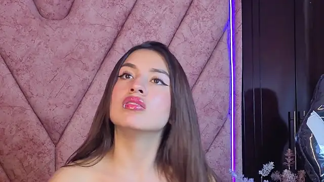 Lyra_Lux's cam snapshot