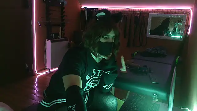 Ginny-the-bdsm-nympho live sex cam