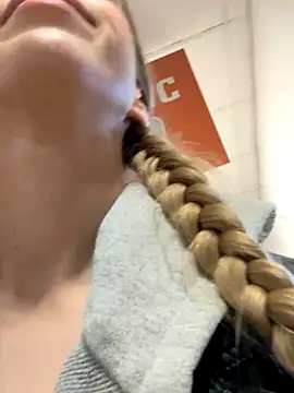 kira_mia live sex cam