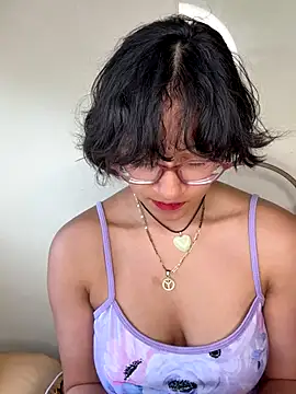 Lili_Gomez_'s cam snapshot