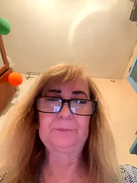 Irina2909@xh's cam snapshot