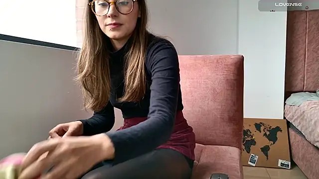 Emmy_petit's cam snapshot