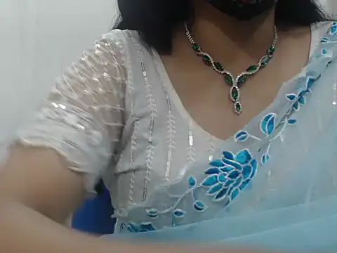 Lovely_Siri_23's cam snapshot