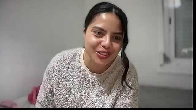 naughty__alexia's cam snapshot