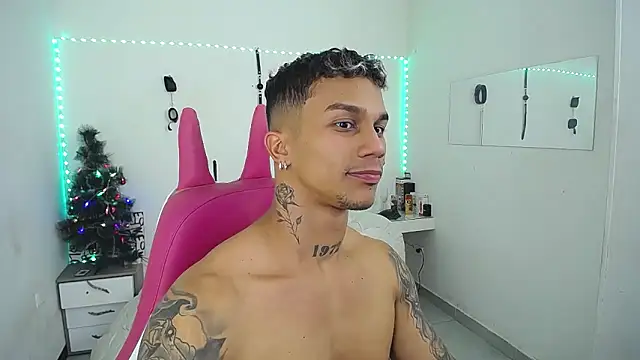 Leonard_Price live sex cam