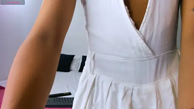 zou_quira live sex cam