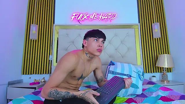 LoveBoundDuo's cam snapshot