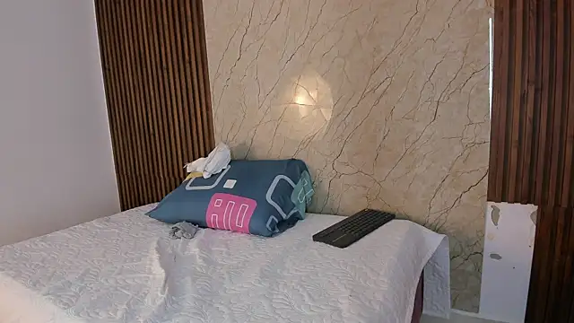 king_lovely_hornyy's cam snapshot