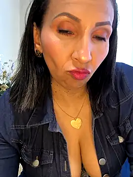 Mrsvictoriaaa live sex cam