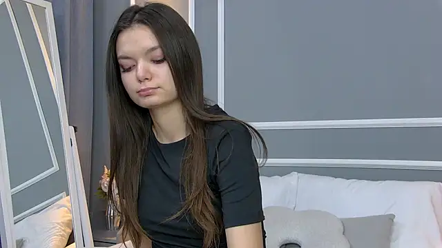 AsterQuinn live sex cam