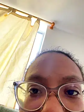 Curly_lily live sex cam