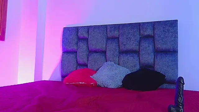 kittymonroe1's cam snapshot