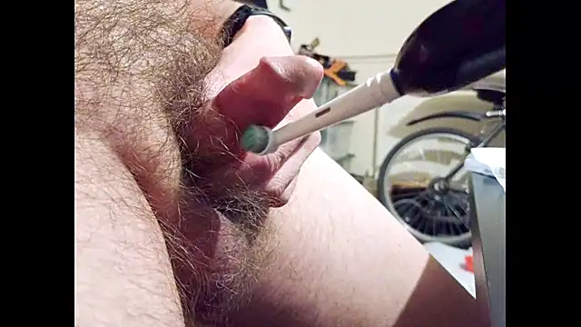 hairyuncut00's cam snapshot