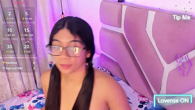 sweete_coraline9's cam snapshot