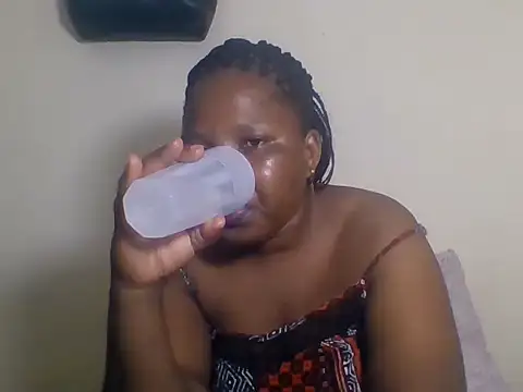 African_Bigjuicyass's cam snapshot