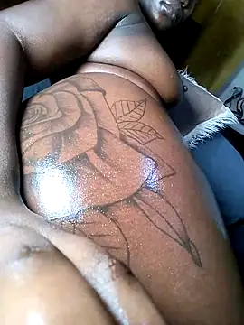 Hugemassivebootie's cam snapshot