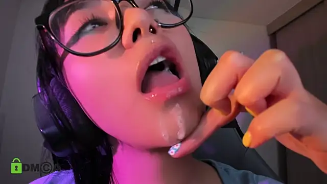 alice-rausing's cam snapshot