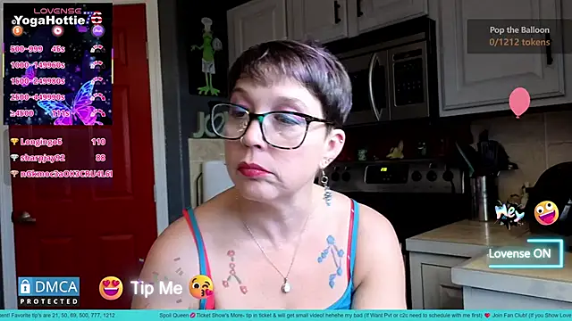 YogaHottie76's cam snapshot