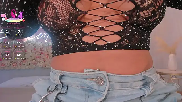 MiaRoberts1's cam snapshot