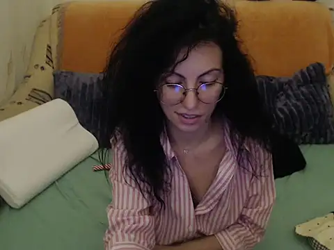 Emmatoo's cam snapshot